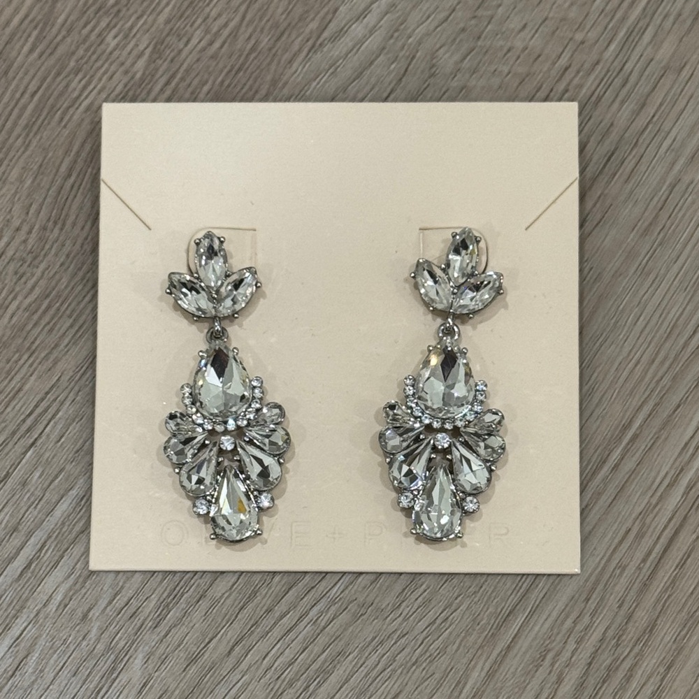 Stunning Silver Crystal Drop Earrings